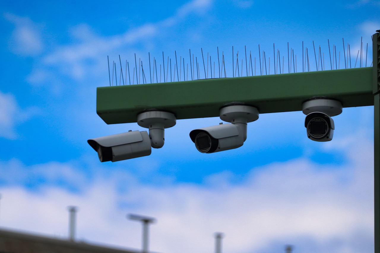 Total Surveillance: Smarter AI-Powered CCTV Monitoring